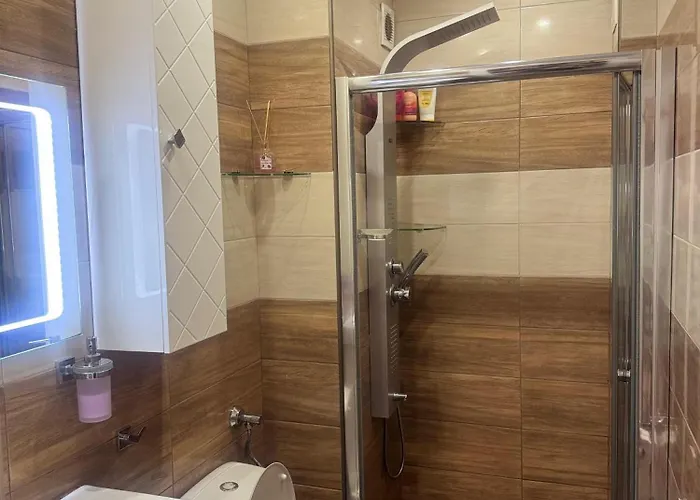 West Park Apartment *